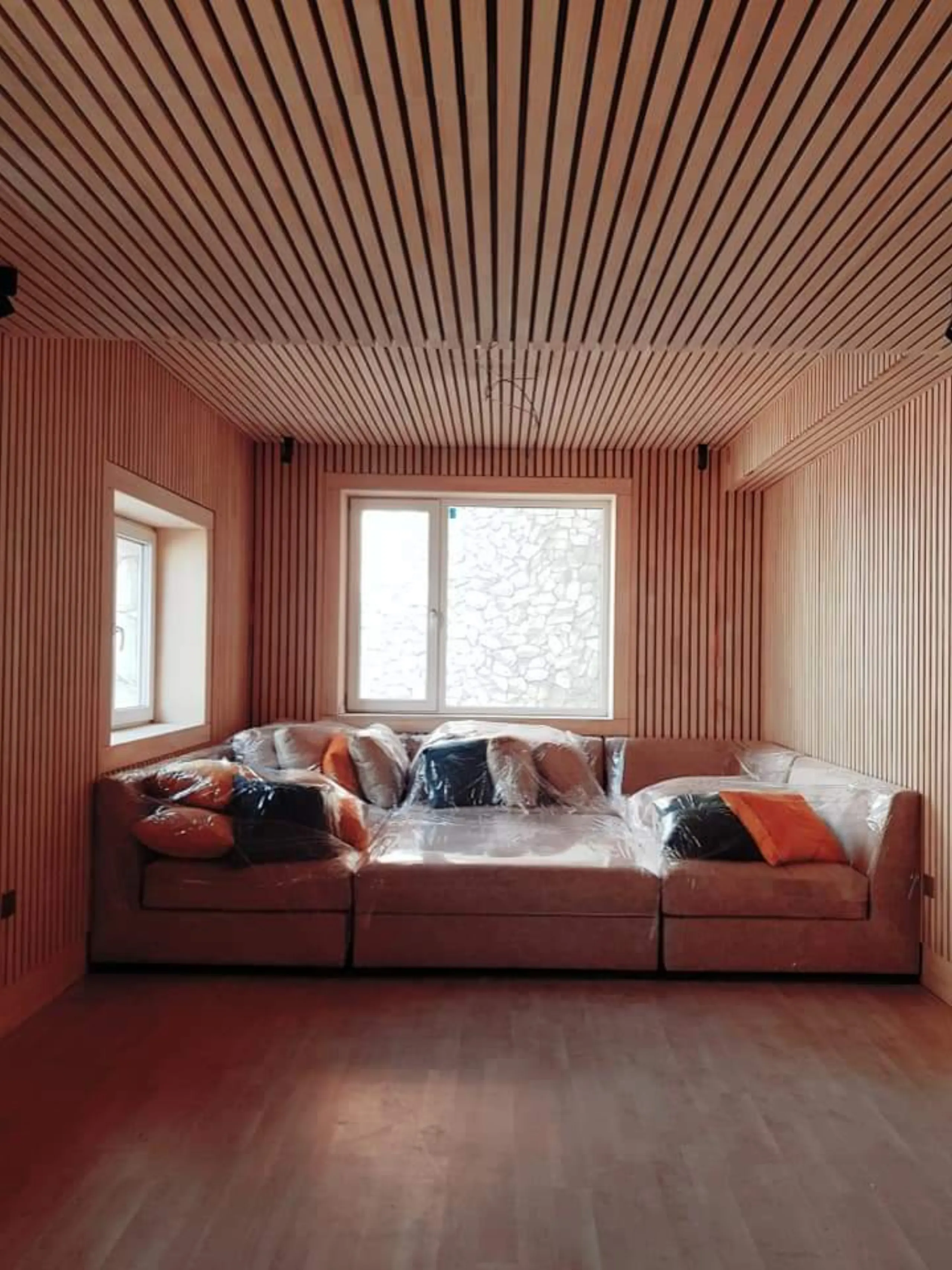 Interior 212
