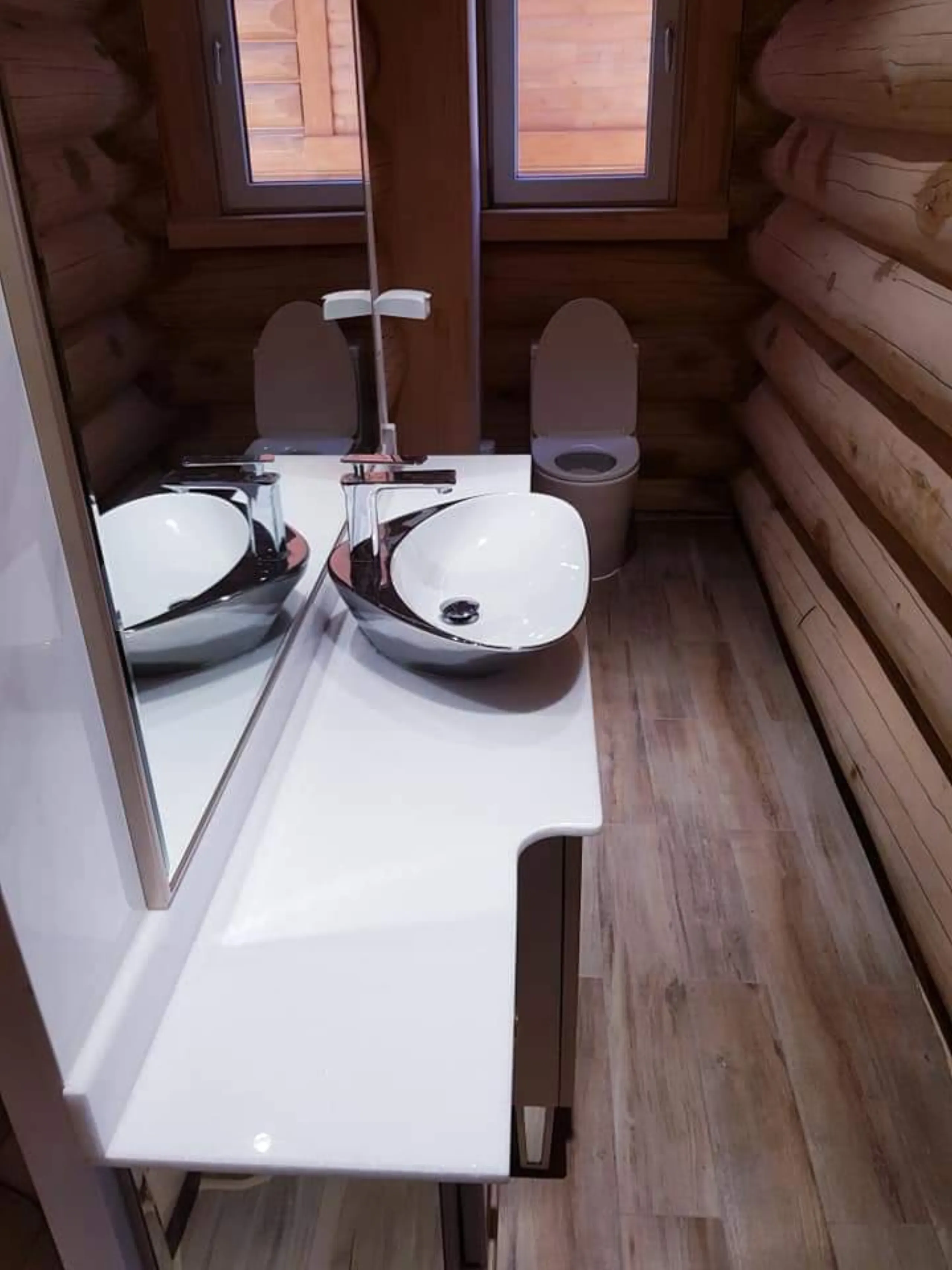 Interior 224